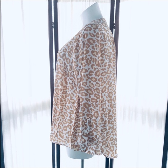 Torrid Georgette Blouse White Leopard NEW - Picture 4 of 11